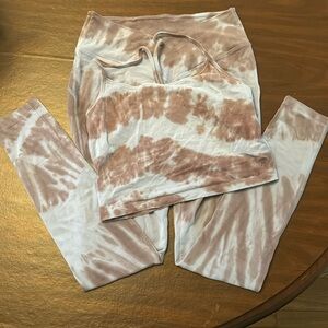 Pink yoga pants & bra